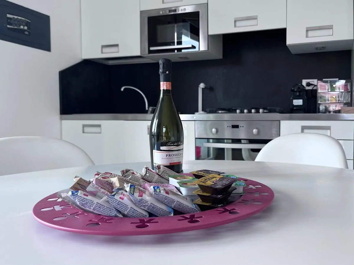 Villa Fenix Milano 0*, Μιλάνο
